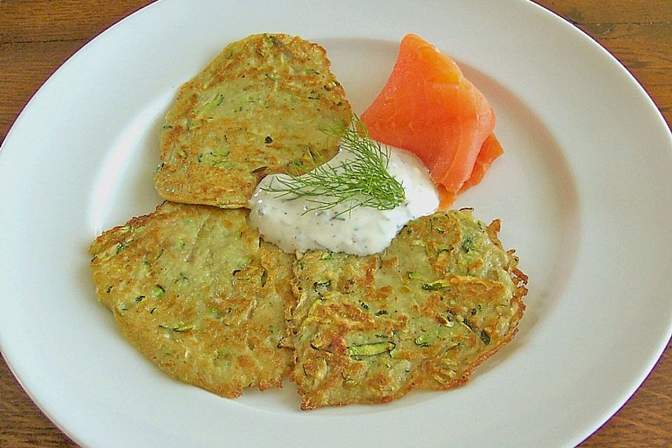 Zucchini - Puffer mit Räucherlachs