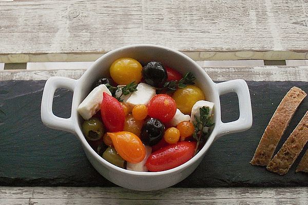 Eingelegte Tomaten mit Oliven und Schafskäse | Chefkoch