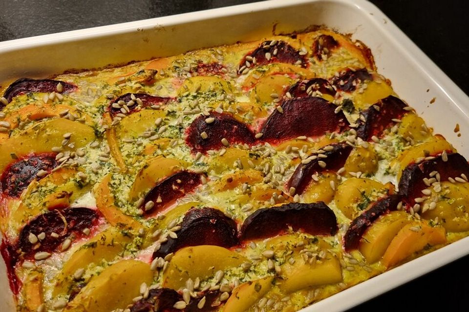 Rot - orangfarbenes Herbstgratin