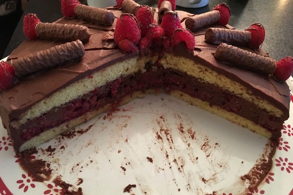 Nougat - Amicelli - Torte mit Himbeeren