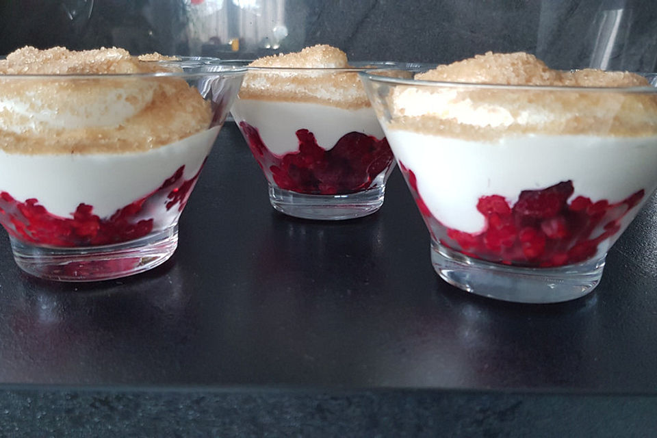 Himbeer - Joghurt - Mascarpone - Dessert