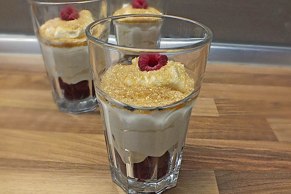 Himbeer - Joghurt - Mascarpone - Dessert