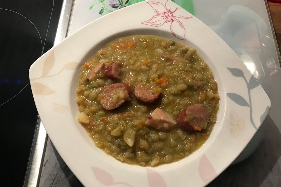 Deftige Erbsensuppe