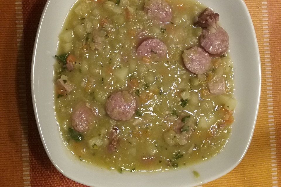 Deftige Erbsensuppe