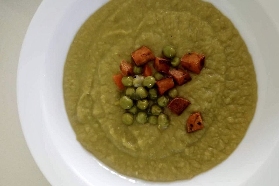 Deftige Erbsensuppe