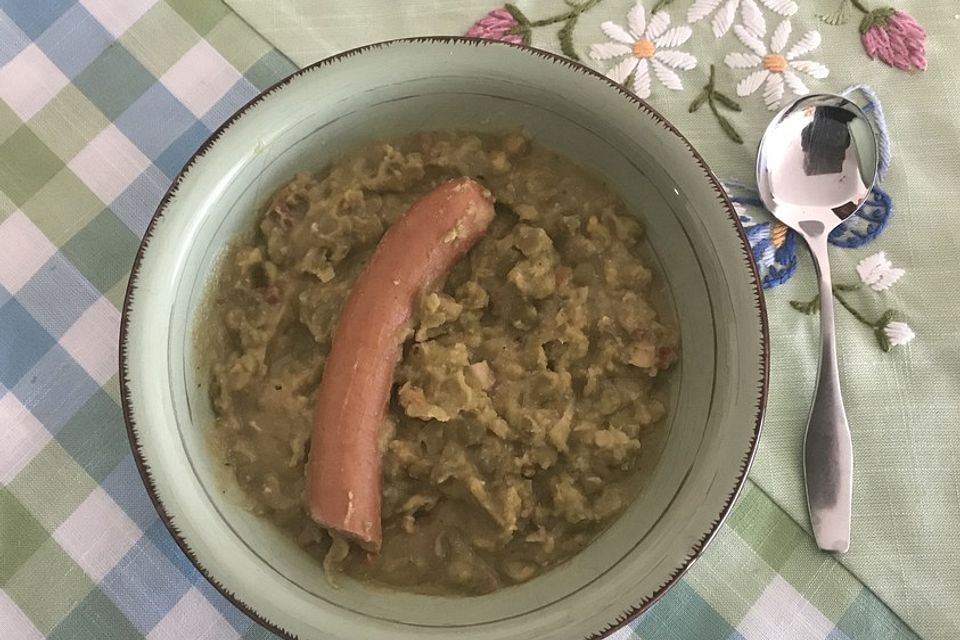 Deftige Erbsensuppe