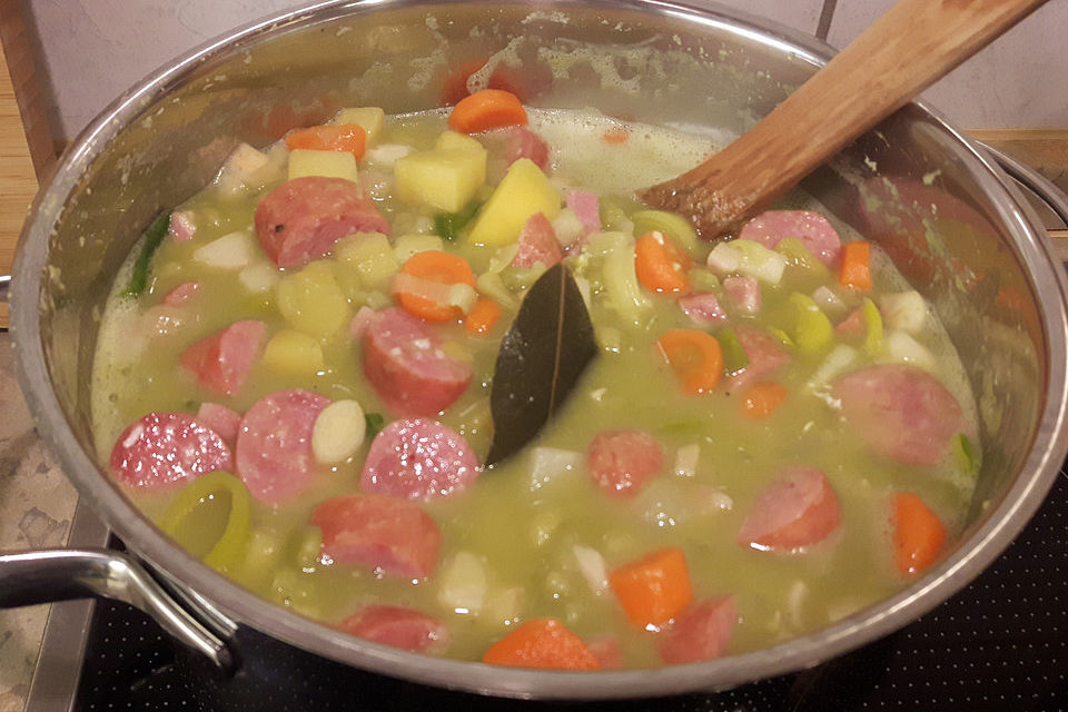 Deftige Erbsensuppe