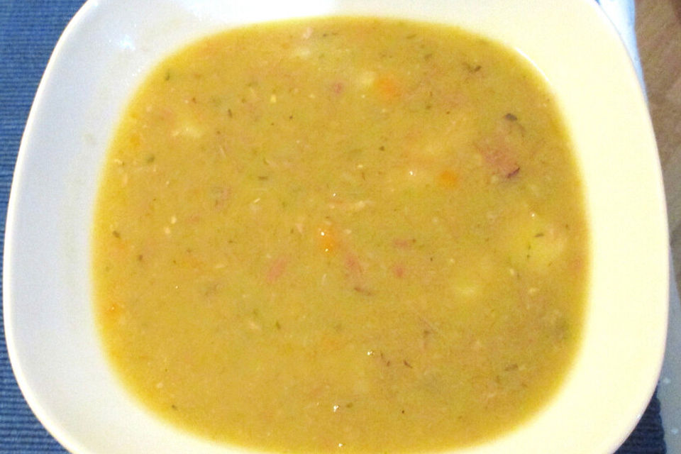 Deftige Erbsensuppe