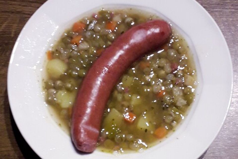 Deftige Erbsensuppe