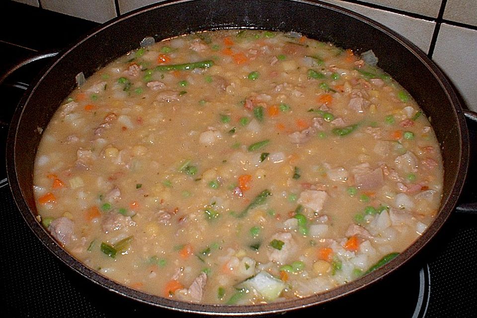 Deftige Erbsensuppe