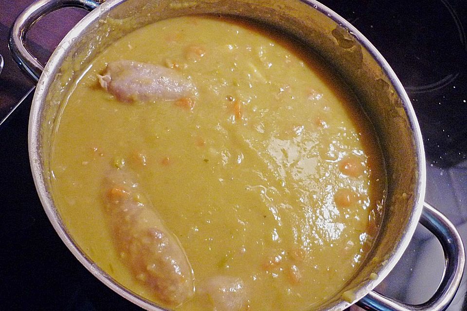 Deftige Erbsensuppe