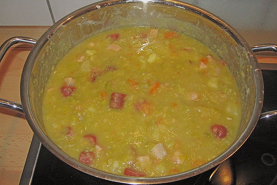 Deftige Erbsensuppe