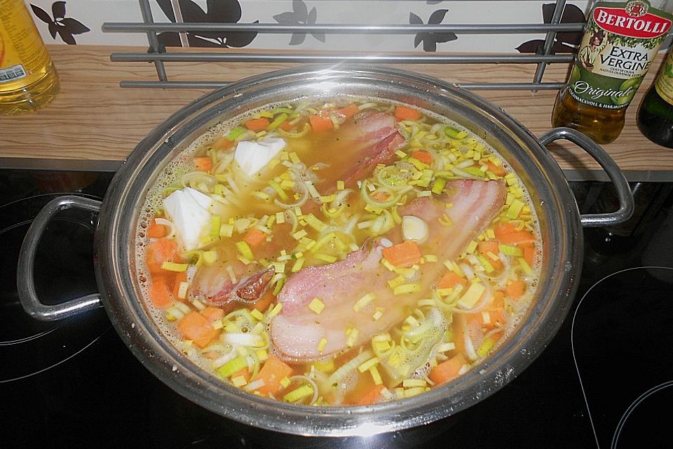 Deftige Erbsensuppe