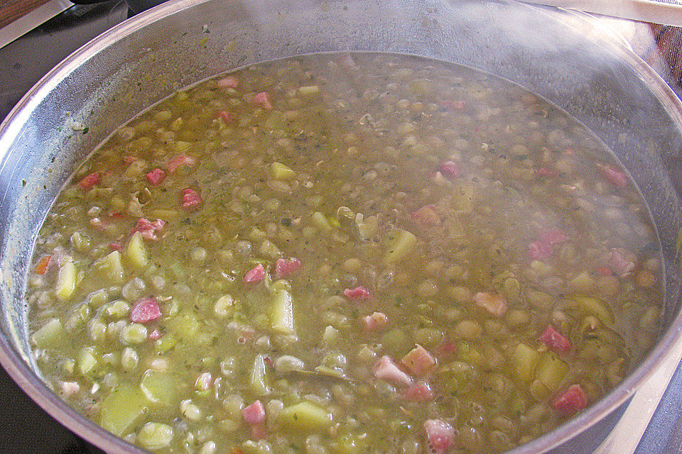 Deftige Erbsensuppe