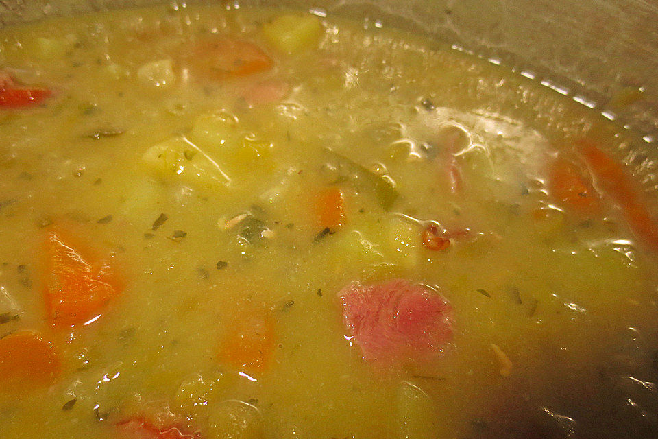 Deftige Erbsensuppe