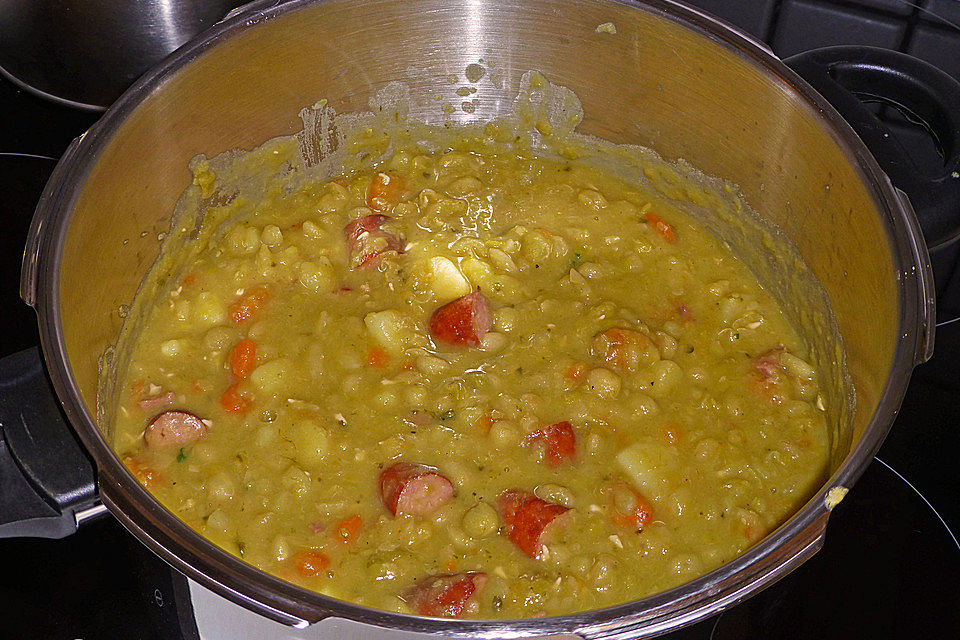 Deftige Erbsensuppe