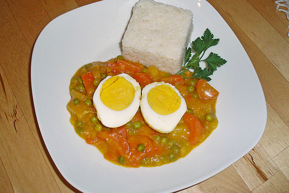 Eier in Currysoße