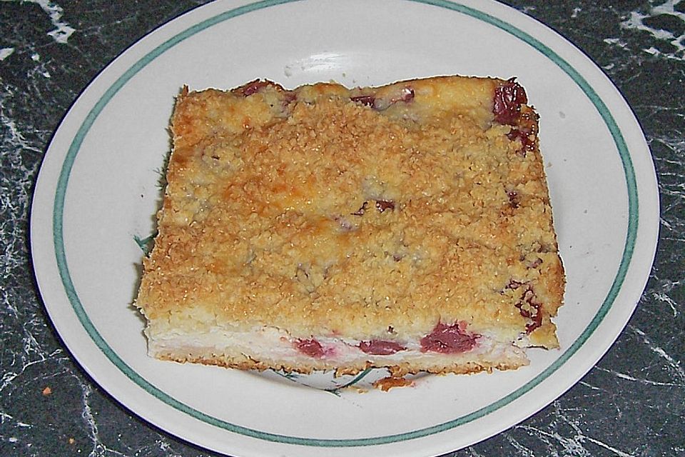 Krümeltorte mit Quark - Kirsch - Füllung