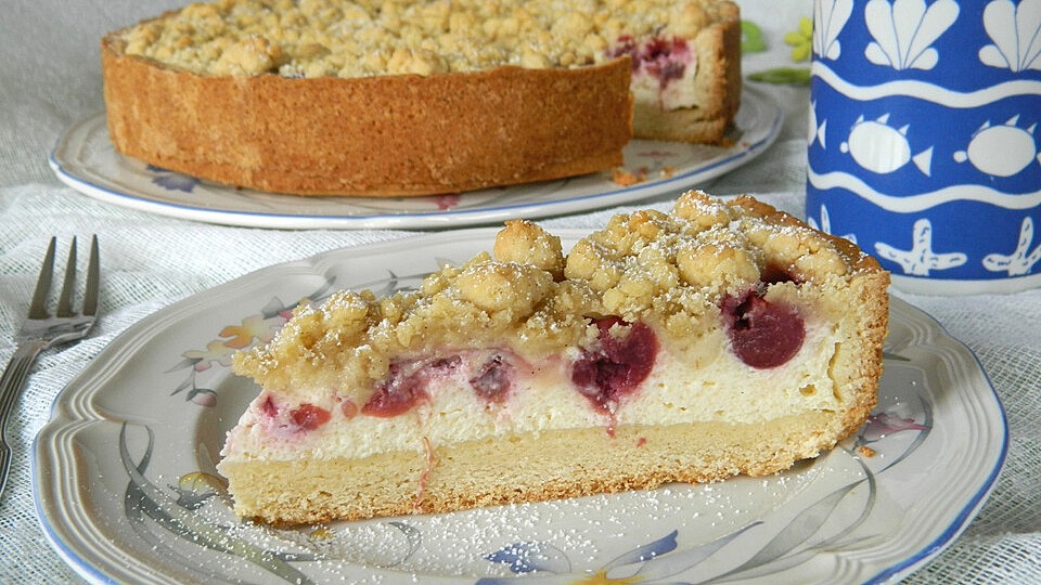 Krümeltorte mit Quark - Kirsch - Füllung von winch| Chefkoch