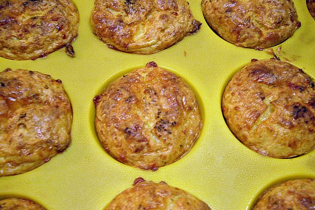 Zucchini - Käse - Muffins von astuke| Chefkoch