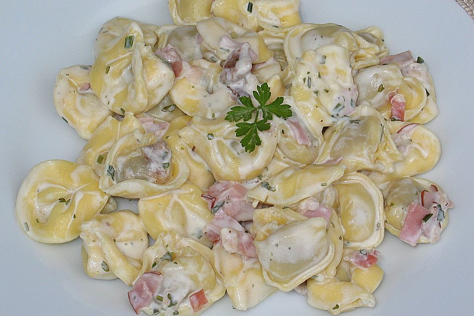 Tortellini mit Kräutersauce