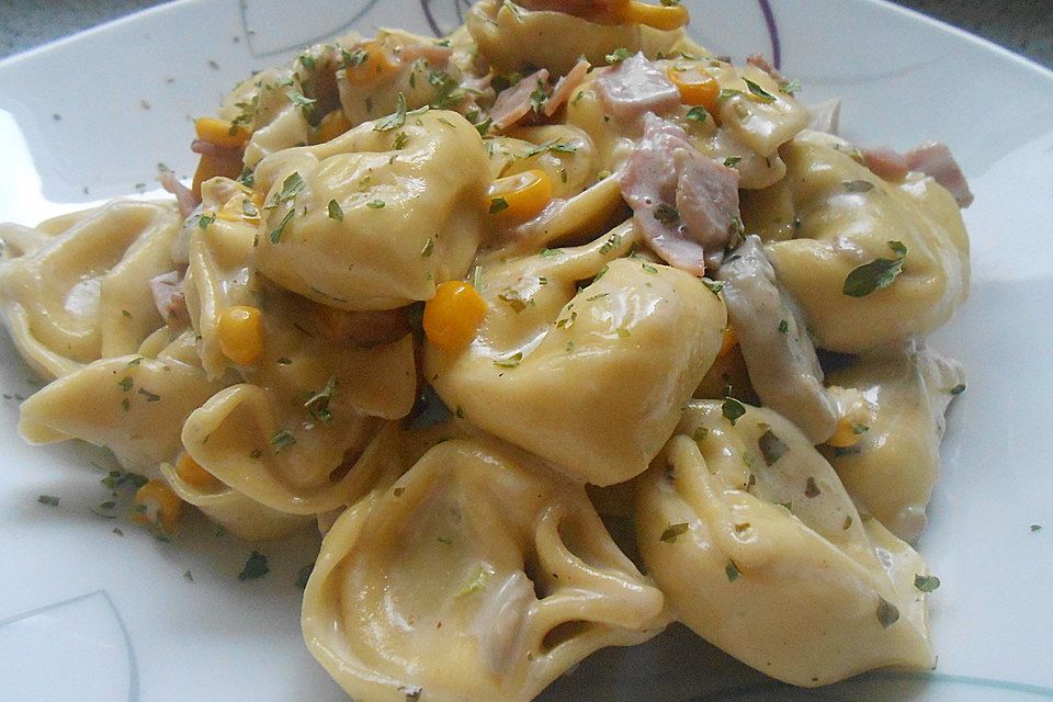 Tortellini mit Kräutersauce