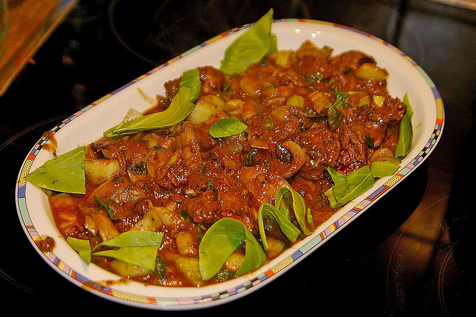 Scharfe Hühnerleber mit Pak Choi