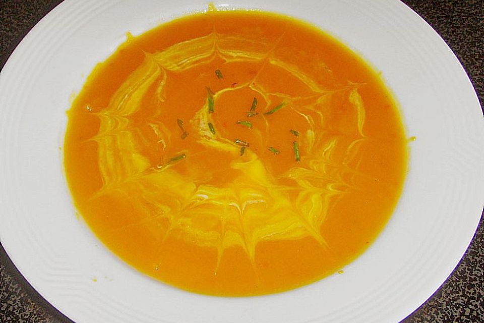 Kürbiscremesuppe mit saurer Sahne