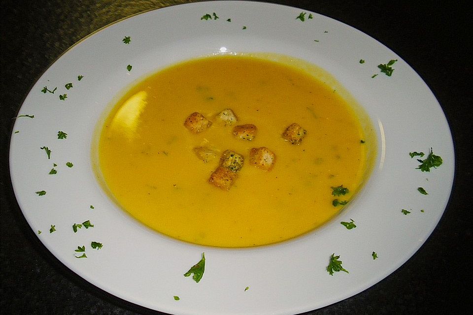 Kürbiscremesuppe mit saurer Sahne