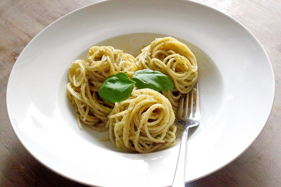 Nudeln mit Pesto