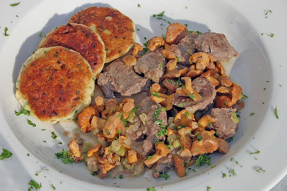 Filetspitzen Stroganoff mit Pfifferlingen