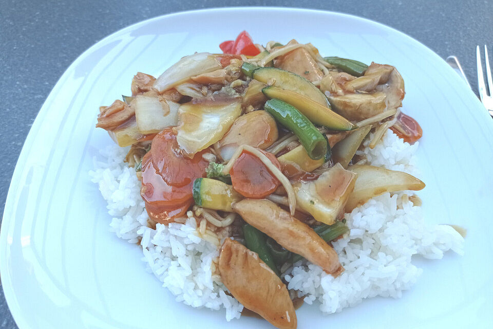 Meine China Hähnchen - WOK - Pfanne Chop Suey mit Jasmin- oder Basmatireis