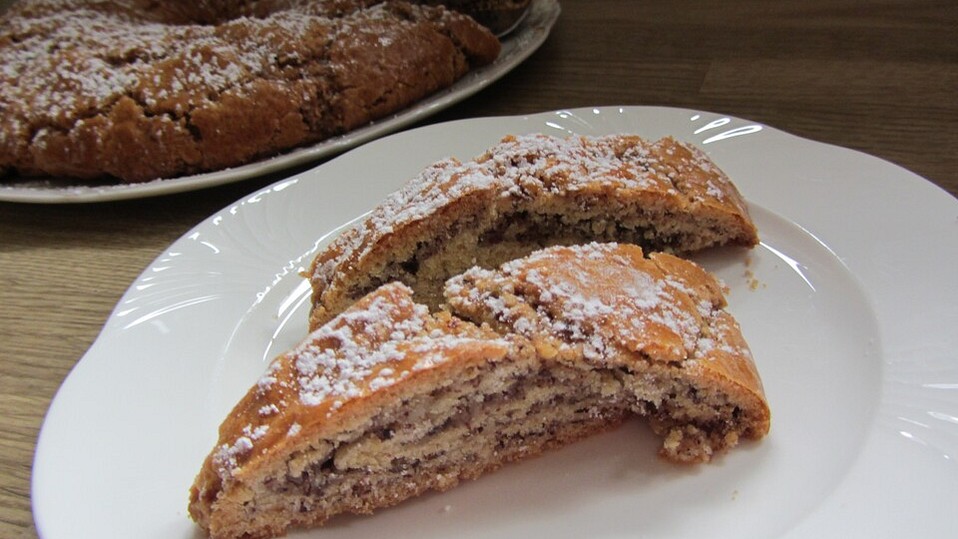 Nusskranz mit Mürbeteig von zauberkuchen Nusskranz mit Mürbeteig von zauberkuchen