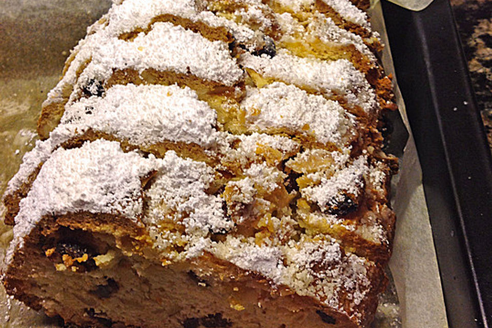 Leichter Weihnachtsstollen