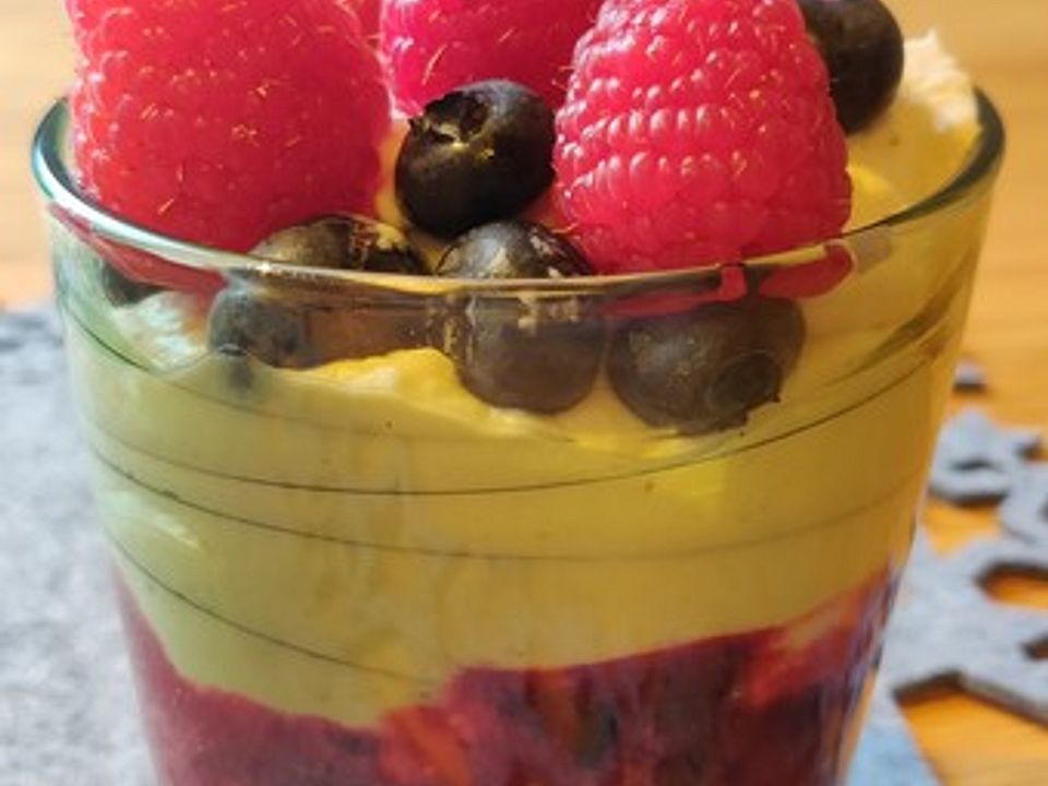 Bunte Beeren in Bananenschaum von luckys-home| Chefkoch