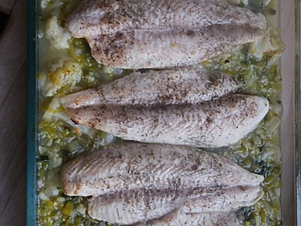 Fischfilet auf Gemüsebett mit Dill - Sahnesauce von holodri64| Chefkoch