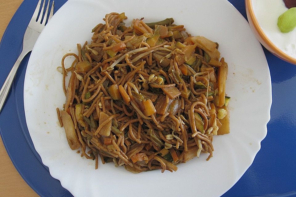 Chow Mein mit 5 verschiedenen Gemüsen