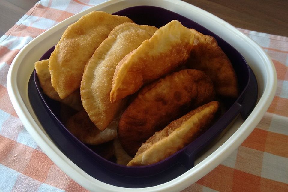 Tschebureki Tschebureki
