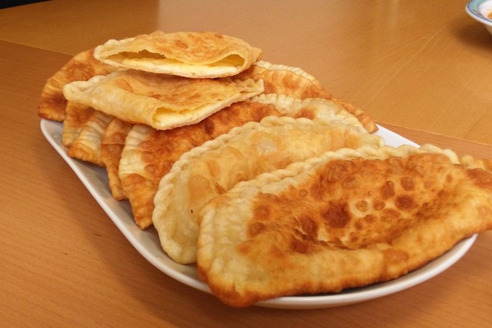 Tschebureki Tschebureki