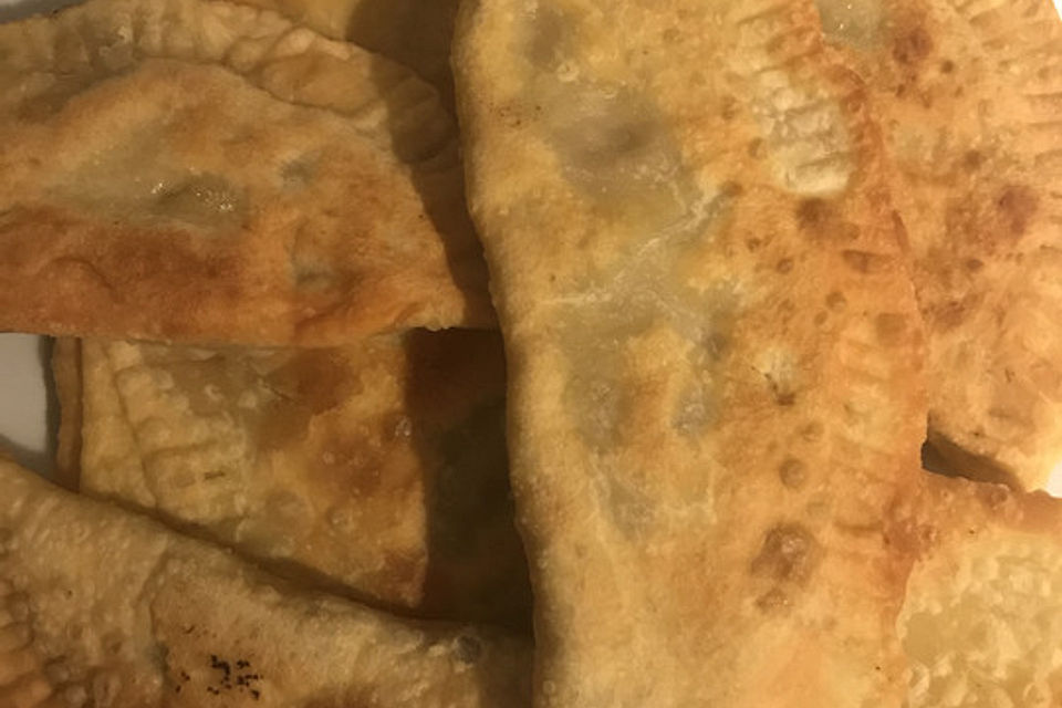 Tschebureki Tschebureki