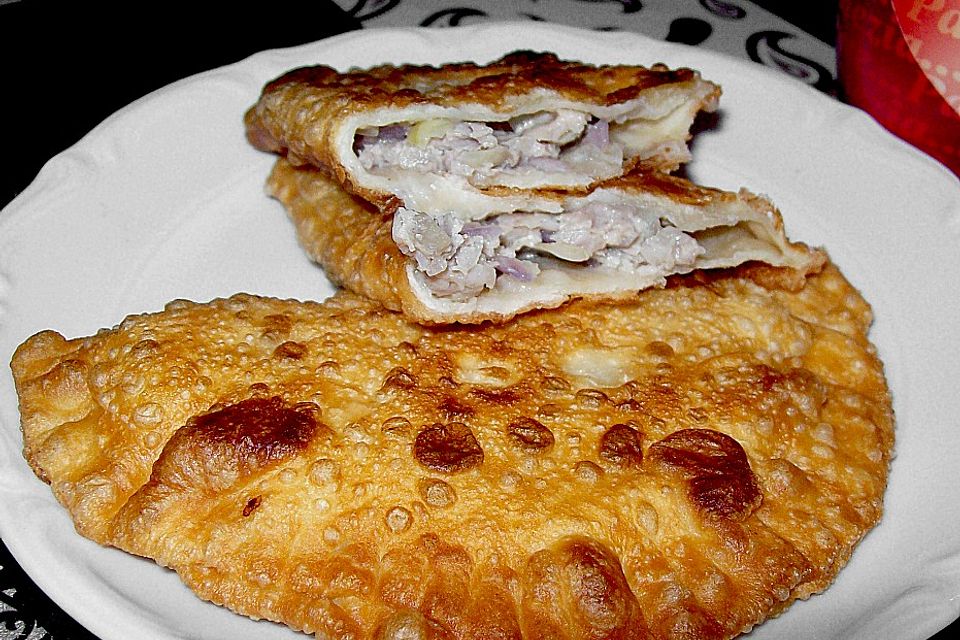 Tschebureki Tschebureki