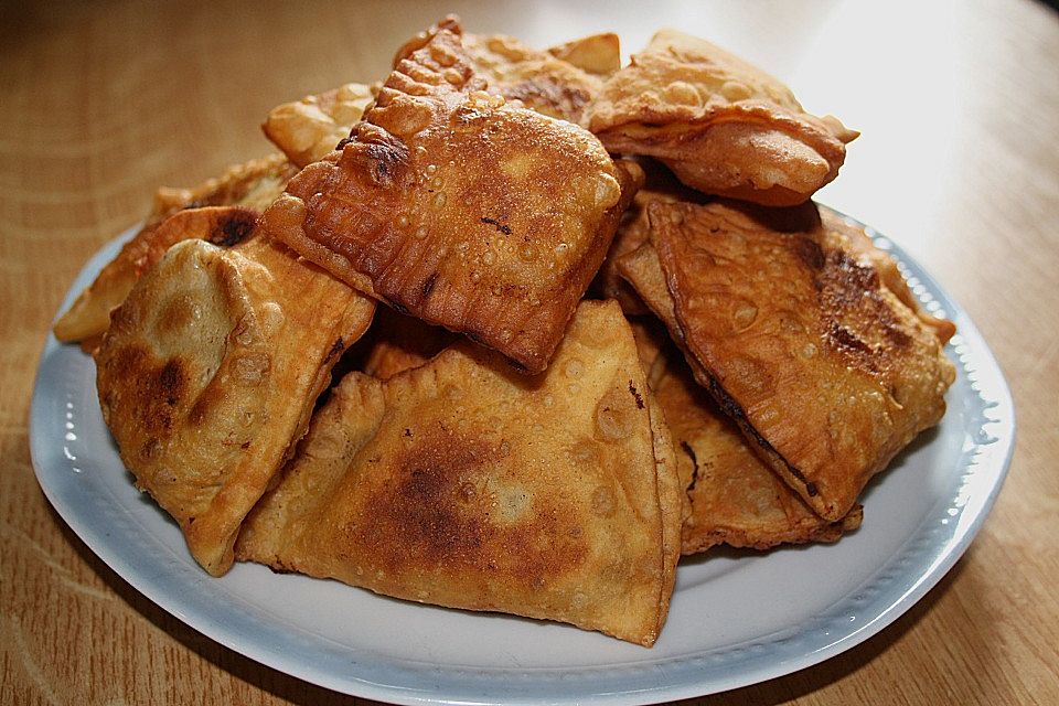 Tschebureki Tschebureki