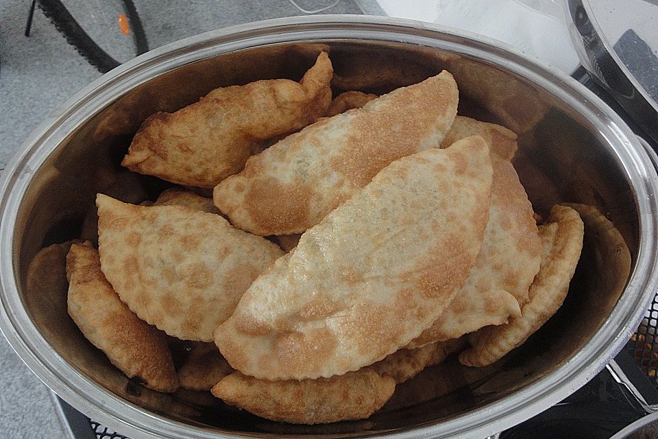 Tschebureki Tschebureki