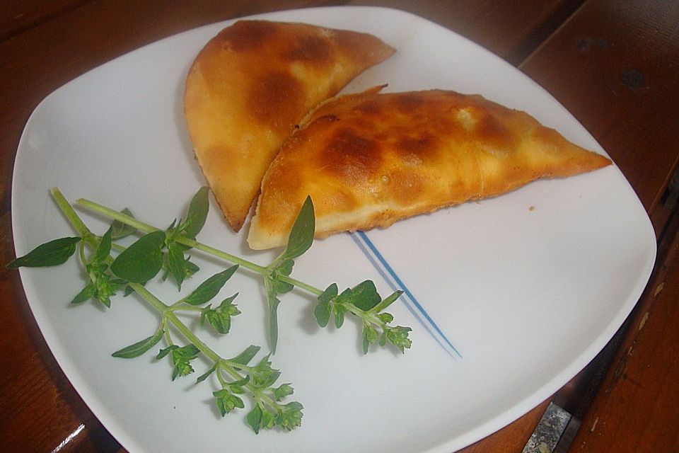 Tschebureki Tschebureki