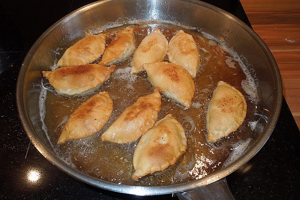 Tschebureki Tschebureki