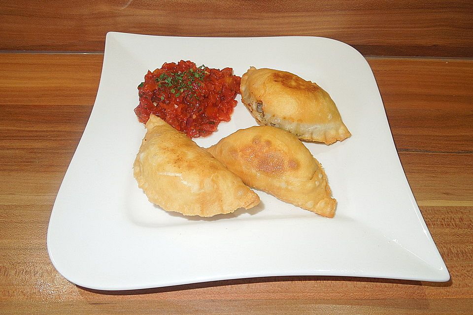 Tschebureki Tschebureki
