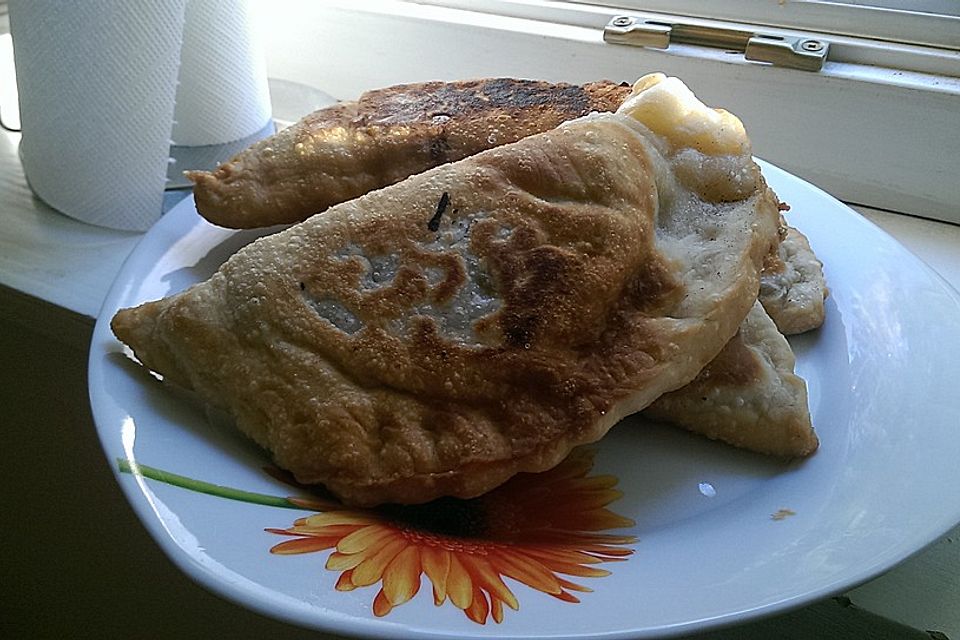 Tschebureki Tschebureki