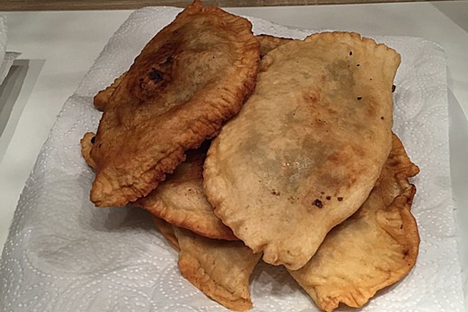 Tschebureki Tschebureki