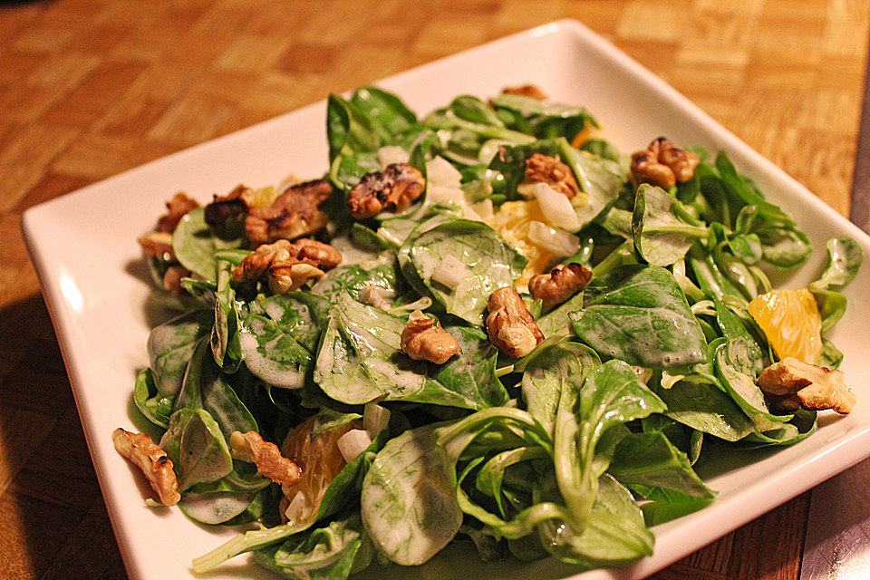 Feldsalat mit Orangenfilet