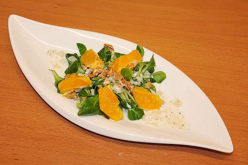 Feldsalat mit Orangenfilet